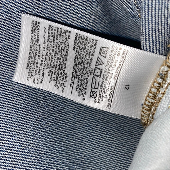 Old Navy Maternity Front Low-Panel Flare Jeans - Picture 4 of 5